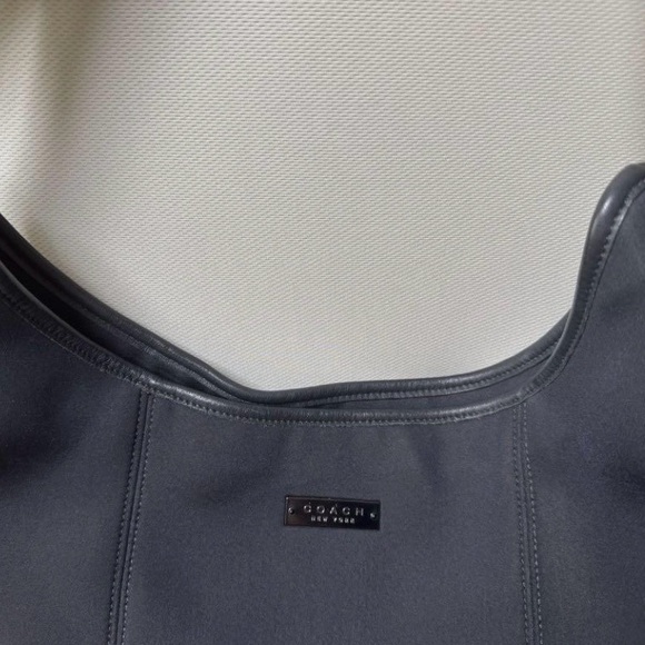 COACH NEO ZIP HOBO, No. 6210 - Picture 5 of 9